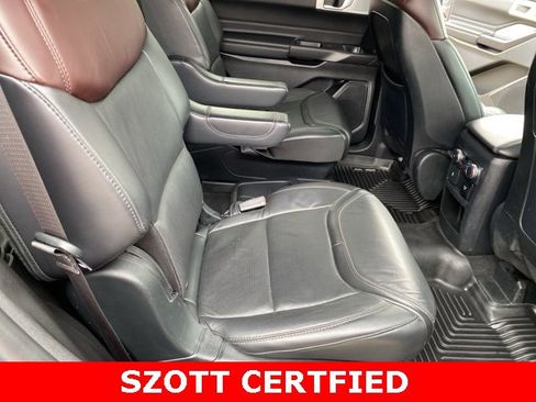 Used 2020 Ford Explorer Platinum w/ Premium Technology Package image 37