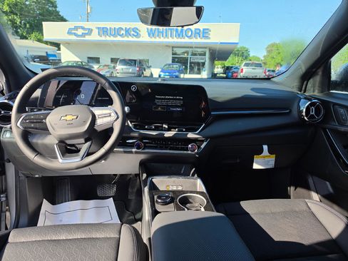 New 2026 Chevrolet Equinox LT FWD image 17
