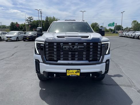 Used 2024 GMC Sierra 2500 Denali Ultimate AWD/4WD image 3