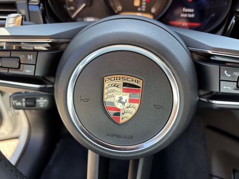 Certified 2025 Porsche Macan image 29