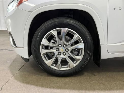 Used 2019 Chevrolet Traverse Premier AWD/4WD image 25