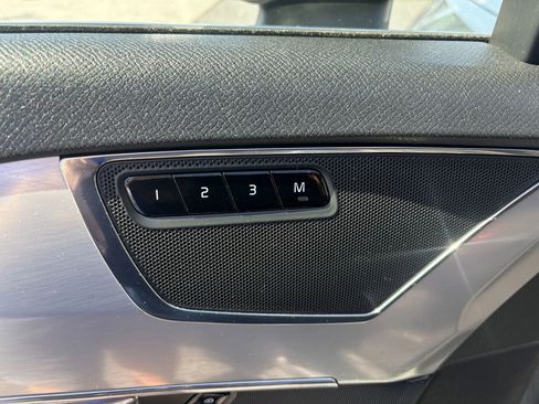Used 2016 Volvo XC90 T6 Momentum image 17