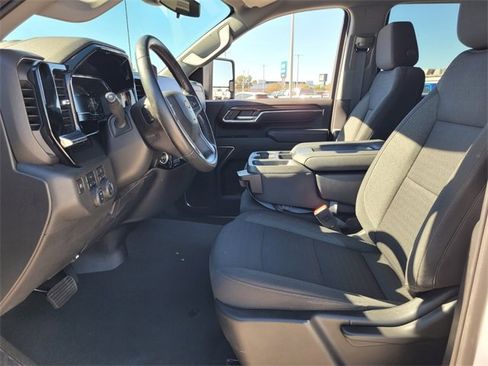 Used 2024 Chevrolet Silverado 2500 LT w/ Z71 Off-Road Package image 17