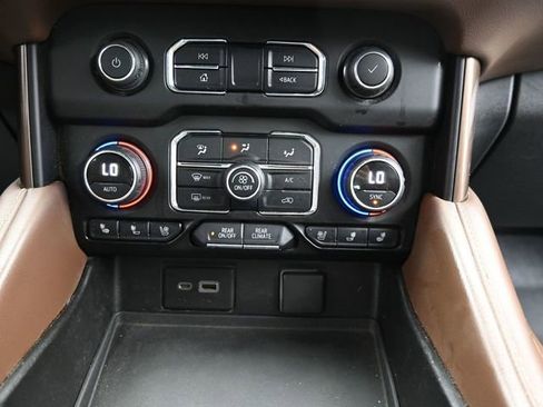 Used 2021 Chevrolet Tahoe High Country w/ Premium Package image 35