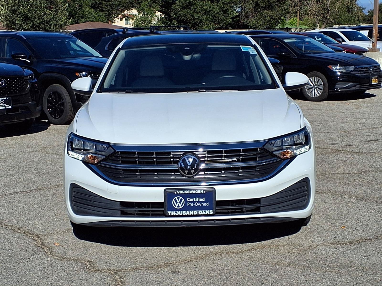 Used 2024 Volkswagen Jetta SE w/ Panoramic Sunroof Package FWD image 2