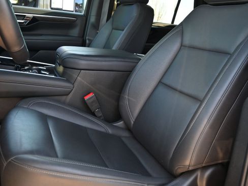 Used 2025 Chevrolet Tahoe Z71 w/ Sun And Tow Package AWD/4WD image 16