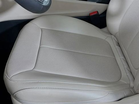 Used 2025 Jeep Grand Cherokee Limited w/ Luxury Tech Group II image 21