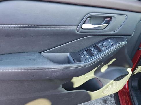 Used 2023 Nissan Rogue SV w/ SV Premium B Package image 15