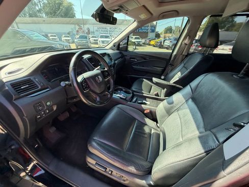 Used 2019 Honda Pilot Touring image 18