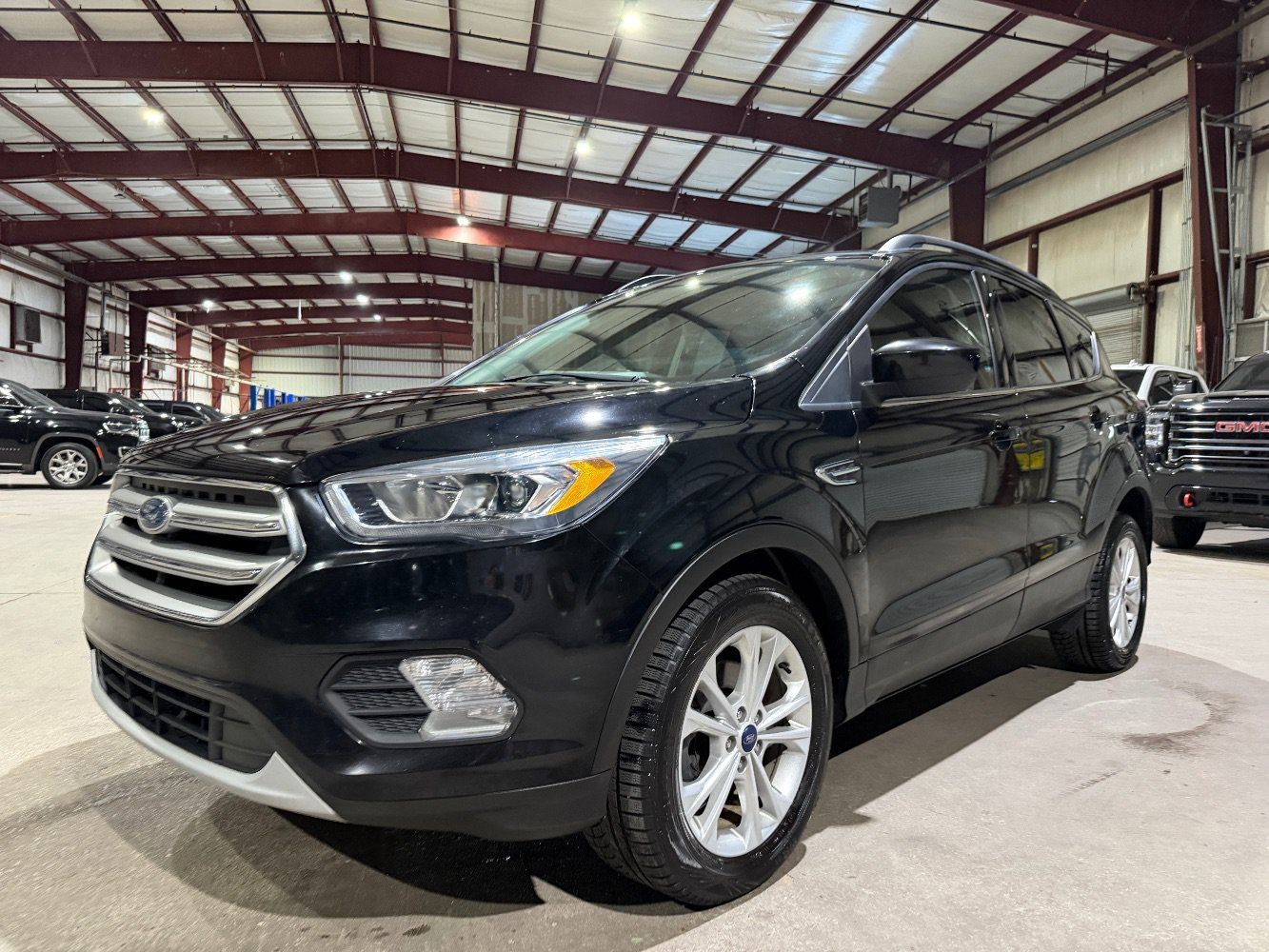 Used 2017 Ford Escape SE w/ Equipment Group 201A FWD image 9
