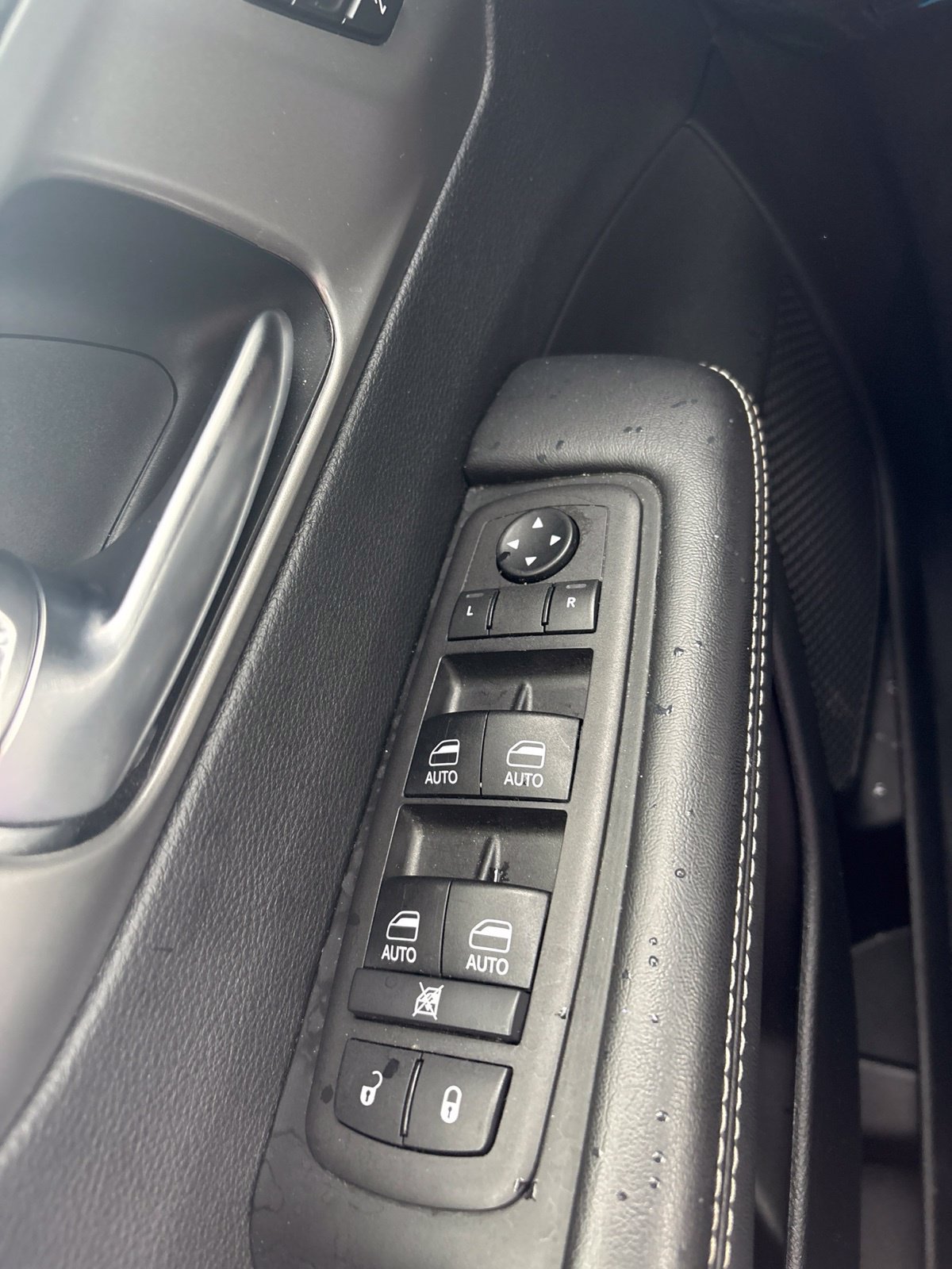 Used 2025 Chrysler Pacifica Select FWD image 11