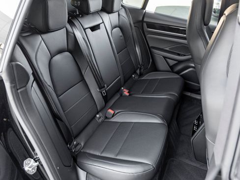 Used 2025 Porsche Macan Electric image 39