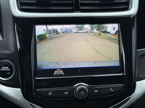 Used 2020 Chevrolet Sonic LT w/ Convenience Package FWD image 21