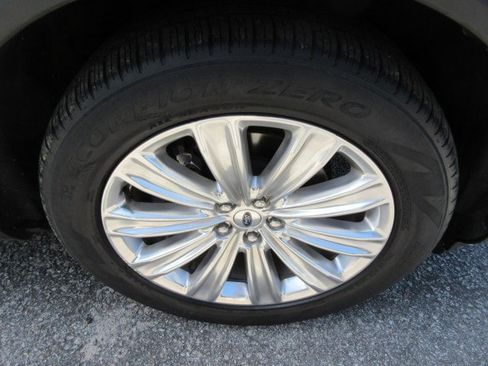 Used 2022 Ford Explorer Limited w/ Equipment Group 301A RWD image 12