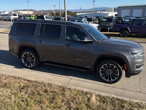 Used 2024 Jeep Wagoneer Series II w/ Premium Group I image 11