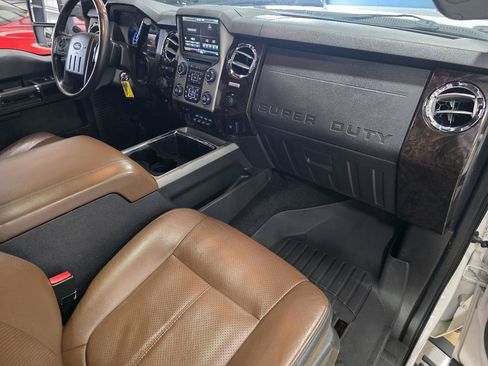 Used 2015 Ford F250 Platinum w/ FX4 Off-Road Package AWD/4WD image 26