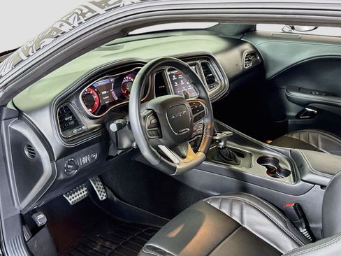 Used 2022 Dodge Challenger SRT Hellcat RWD image 13