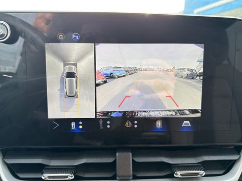 Used 2025 Chevrolet Equinox LT w/ Safety and Technology Package image 23