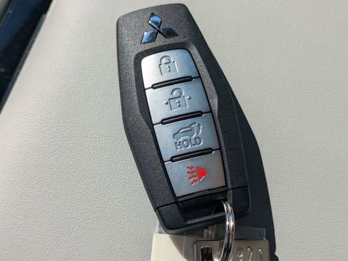 New 2026 Mitsubishi Outlander SE FWD image 33