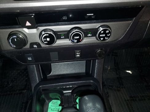 Used 2017 Toyota Tacoma SR5 w/ Tow Package AWD/4WD image 20
