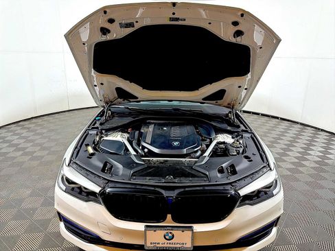 Used 2020 BMW 540i xDrive w/ Convenience Package image 32