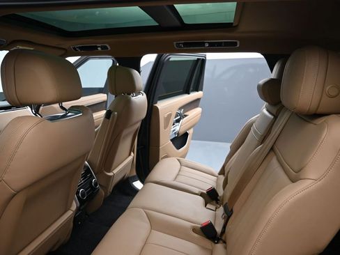 Used 2025 Land Rover Range Rover Long Wheelbase SE AWD/4WD image 23