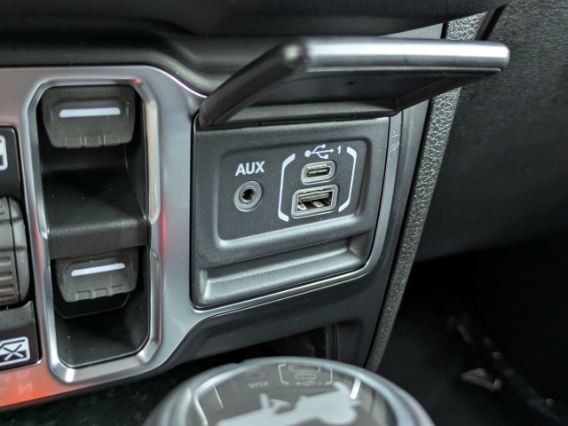New 2026 Jeep Wrangler Unlimited Sahara AWD/4WD image 23