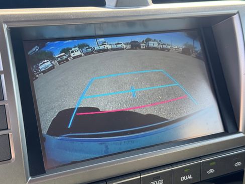 Used 2017 Lexus GX 460 image 38