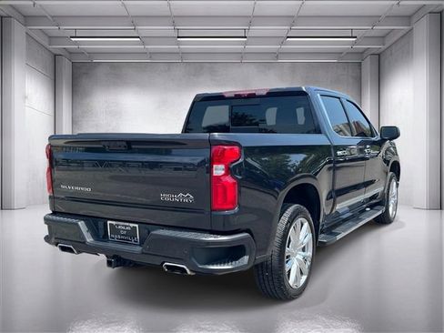 Used 2023 Chevrolet Silverado 1500 High Country w/ High Country Premium Package AWD/4WD image 3
