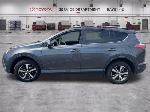 Used 2016 Toyota RAV4 XLE AWD/4WD image 4