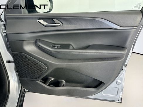 Used 2024 Jeep Grand Cherokee L Laredo image 36