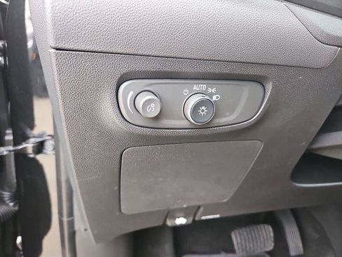 Used 2025 Buick Encore GX Preferred FWD image 17