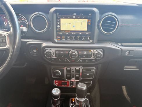 Used 2020 Jeep Gladiator Rubicon AWD/4WD image 18