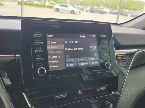 Used 2021 Toyota Camry SE image 21