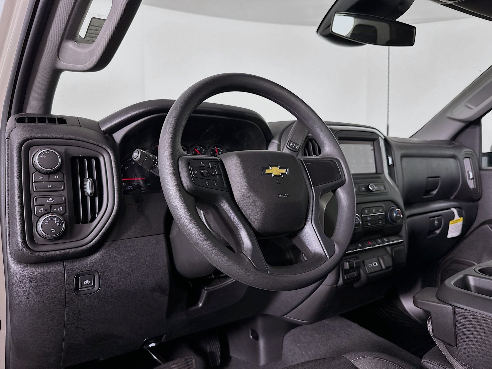New 2026 Chevrolet Silverado 2500 Custom w/ Z71 Off-Road Package AWD/4WD image 9