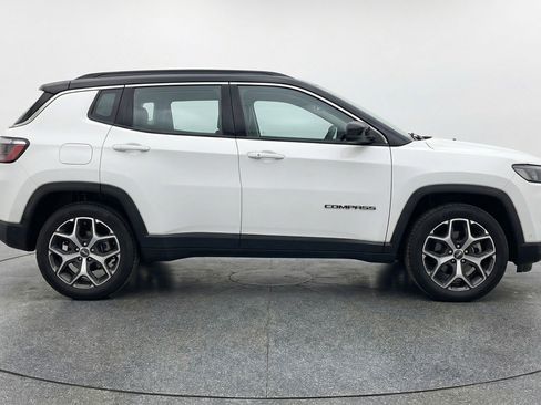 Used 2025 Jeep Compass Limited AWD/4WD image 11
