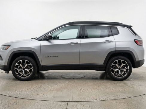 Used 2025 Jeep Compass Limited AWD/4WD image 5