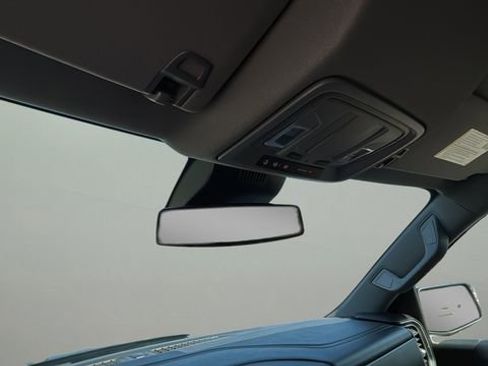 Used 2025 GMC Sierra 1500 SLT image 25