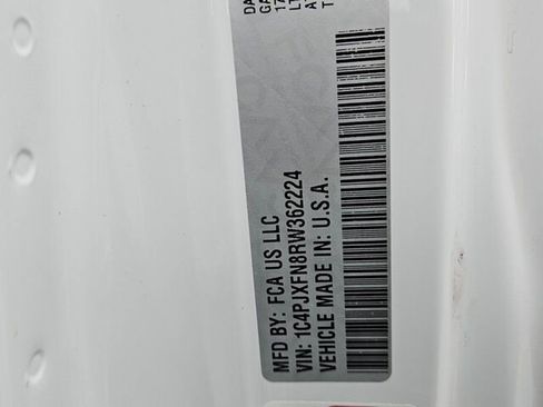 Used 2024 Jeep Wrangler Unlimited Rubicon w/ Technology Group image 18