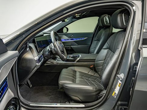 Used 2024 BMW i7 eDrive50 w/ M Sport Package RWD image 42