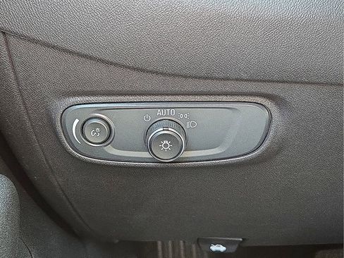 Used 2024 Chevrolet Equinox LT image 27