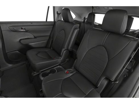 New 2026 Toyota Highlander Platinum AWD/4WD image 15