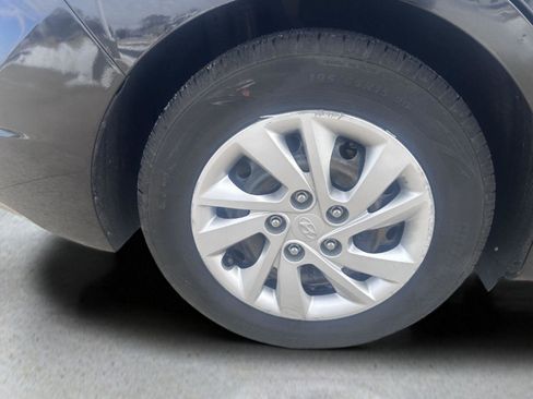 Used 2019 Hyundai Elantra SE w/ Cargo Package image 22