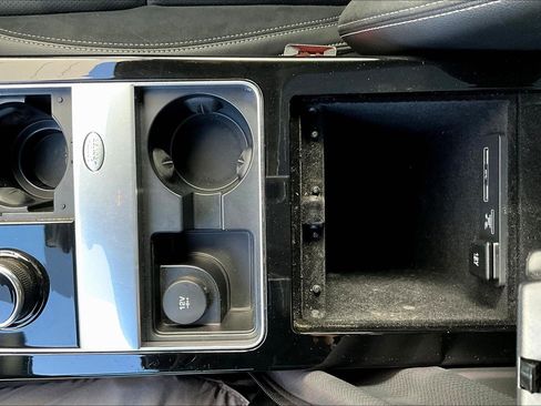 Used 2020 Land Rover Range Rover Velar R-Dynamic S image 32