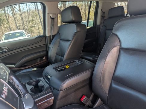 Used 2018 GMC Yukon XL SLT w/ Premium Edition image 8