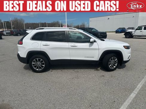 Used 2019 Jeep Cherokee Latitude Plus w/ Cold Weather Group AWD/4WD image 2