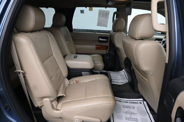 Used 2018 Toyota Sequoia Platinum AWD/4WD image 9