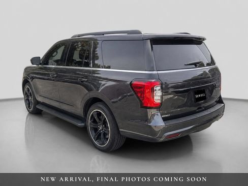 Used 2024 Ford Expedition Limited AWD/4WD image 3
