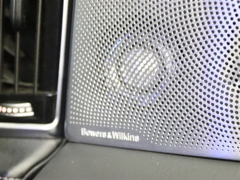 Used 2020 BMW 750i xDrive w/ Executive Package image 28