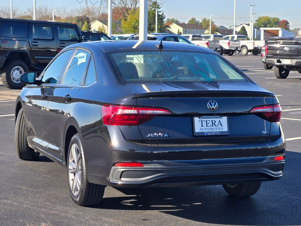 Used 2024 Volkswagen Jetta SE FWD image 11